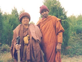 2003 - at laos temple in Usa (2).jpg
